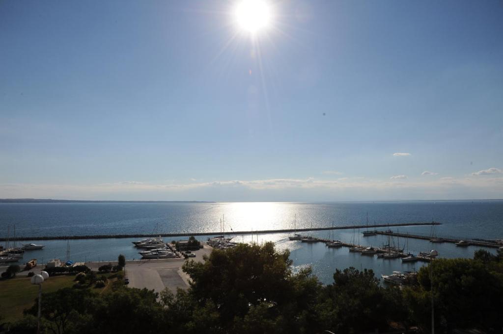 Oceanis Hotel Thessaloniki Exterior photo